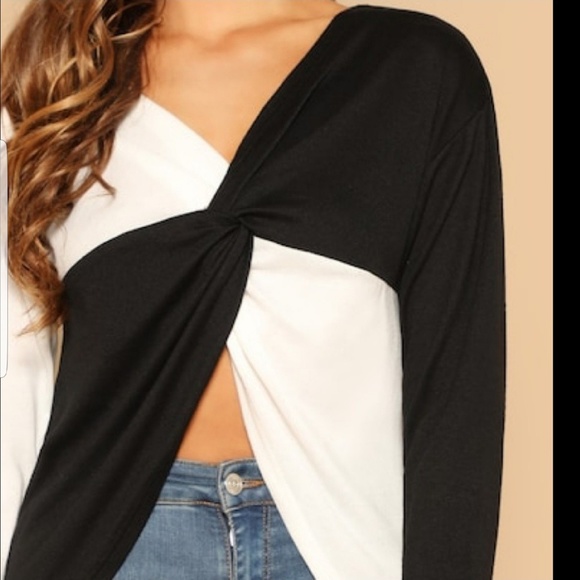 BOGO Last 1️⃣🖤Color Block Twisted Top🖤 - Picture 4 of 8
